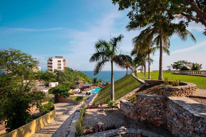 Villas & Resort Luz De Luna Santa Cruz Huatulco Exterior photo